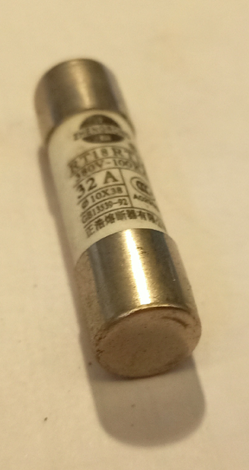 CERAMIC FUSE WITH HOLDER,32A - mjvaluemart